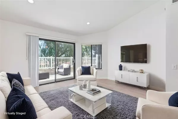 Diamond Bar, CA 91765,23060 Paseo De Terrado #2