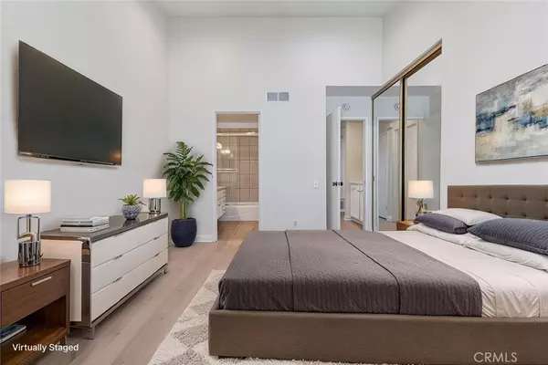 Diamond Bar, CA 91765,23060 Paseo De Terrado #2
