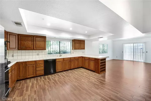 Valley Village, CA 91607,11940 Tiara ST