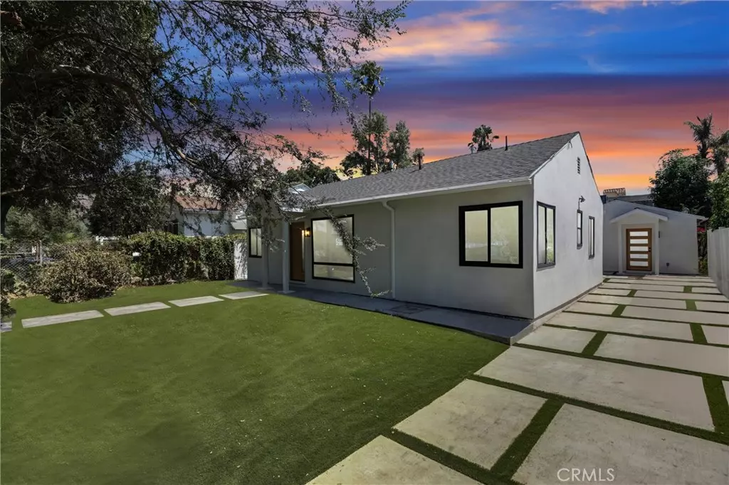 Sherman Oaks, CA 91411,5222 Cedros AVE