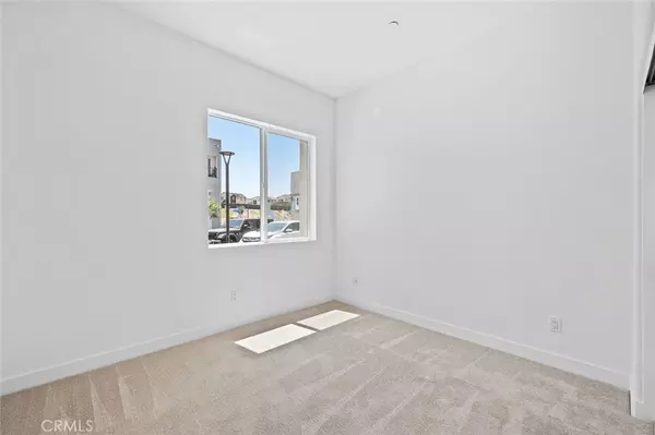 Valencia, CA 91381,26809 Snowmass LOOP
