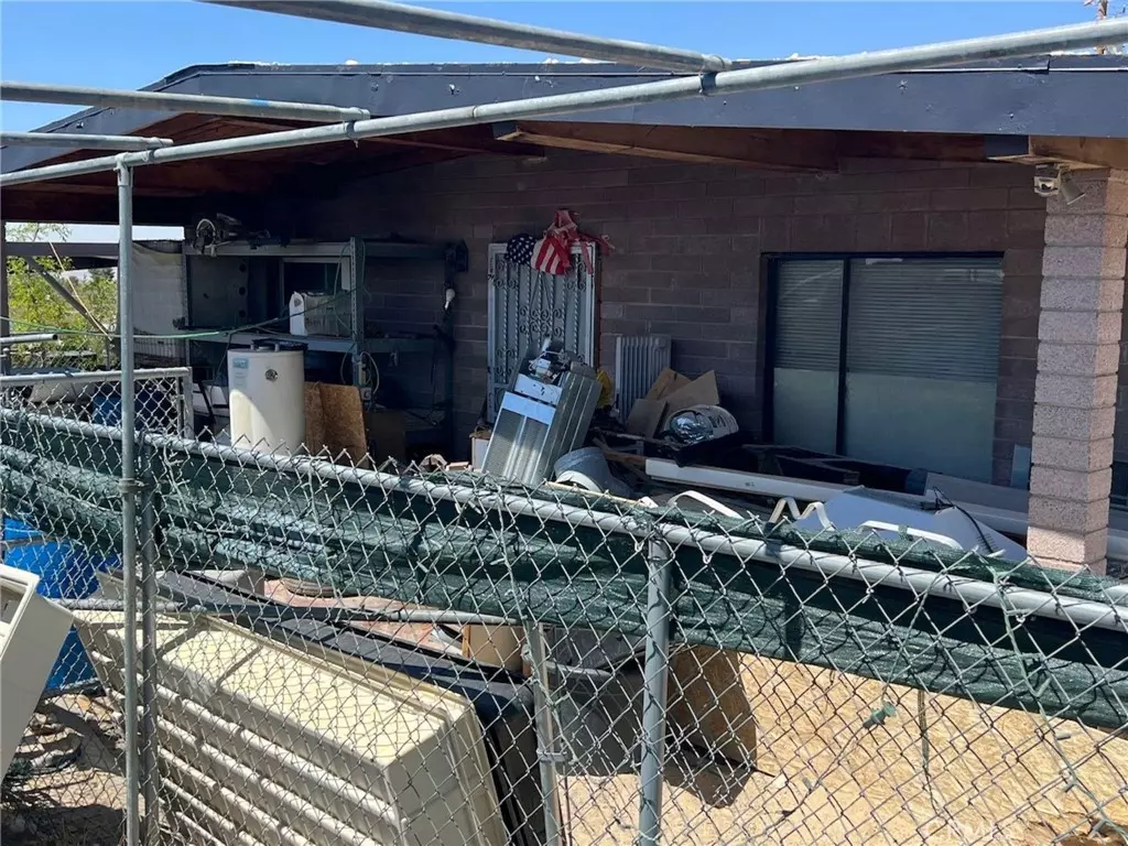 Lucerne Valley, CA 92356,8939 Fairlane RD
