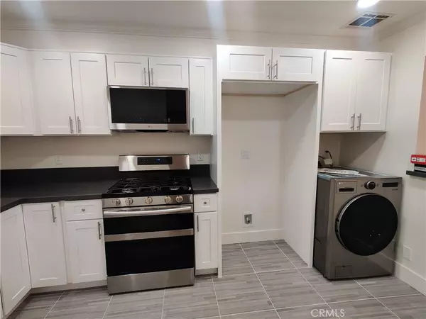 Glendale, CA 91201,1030 Winchester AVE #204