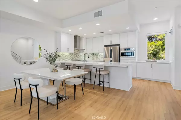 Los Angeles, CA 90034,3306 Aria LN