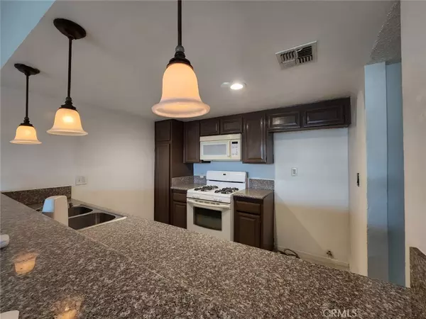 2061 Las Vegas AVE #8, Pomona, CA 91767