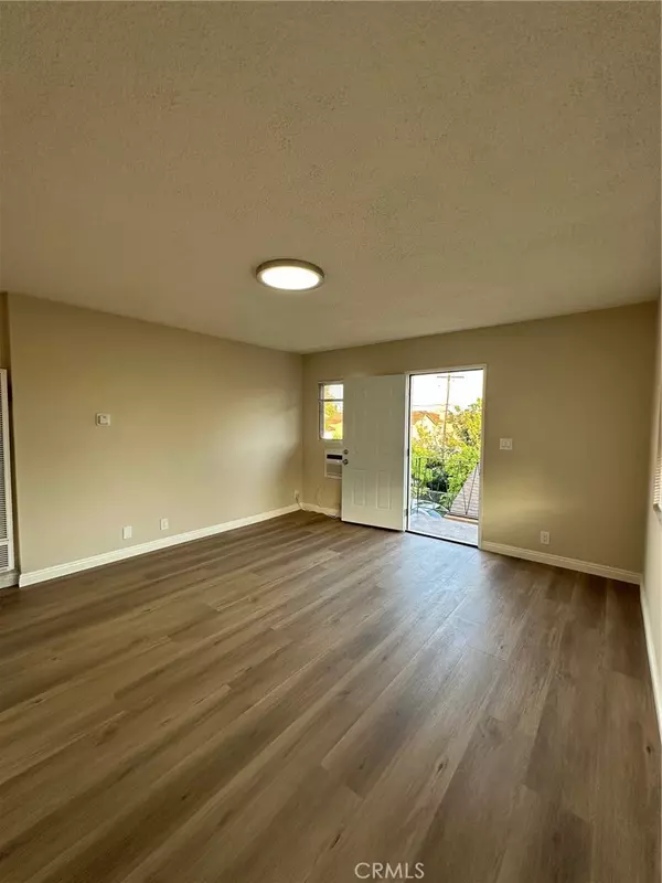 Alhambra, CA 91801,114 S 6TH ST #B