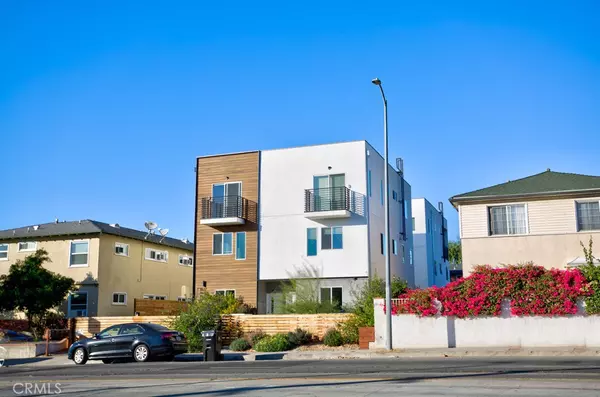 North Hollywood, CA 91601,11639 Burbank BLVD #1/2