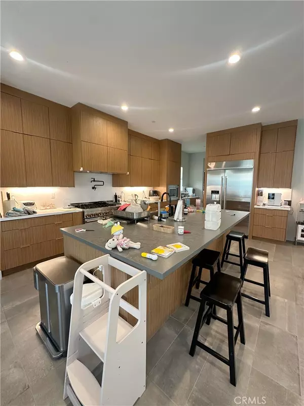 Porter Ranch, CA 91326,20555 W Overlook CT