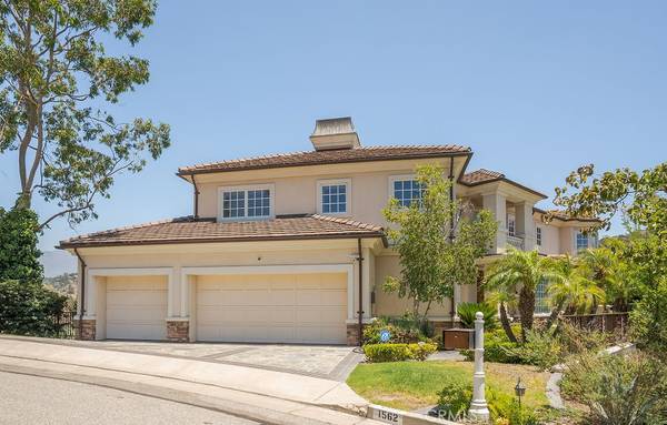 1562 Arundle PL, Glendale, CA 91206