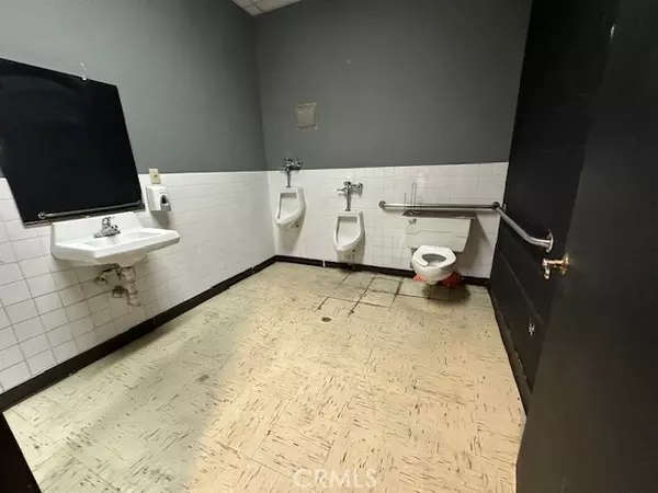 Alhambra, CA 91803,313 S Raymond AVE