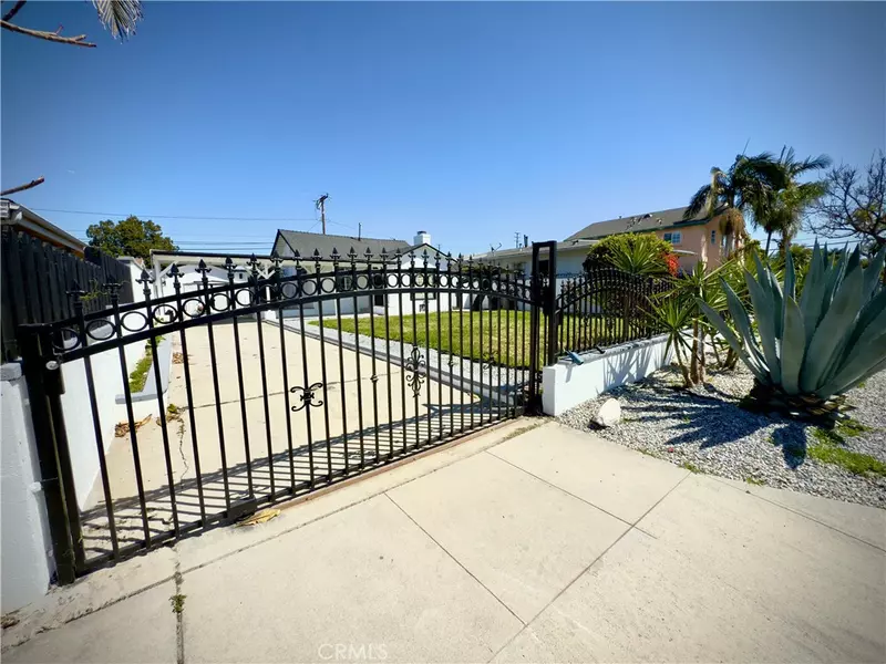 8231 Comolette ST, Downey, CA 90242