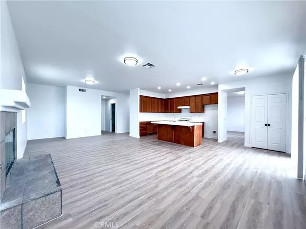 San Jacinto, CA 92582,692 Apache ST