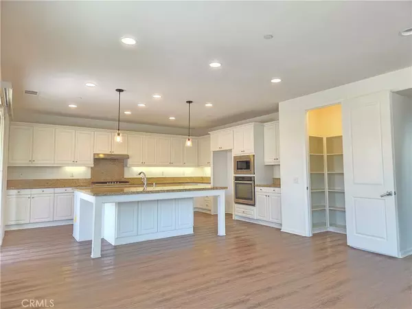 Ontario, CA 91762,5058 S Oxford LN