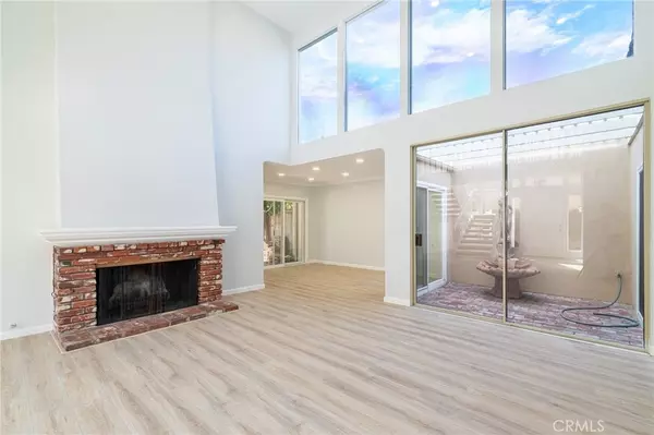 Irvine, CA 92612,4922 Hemlock