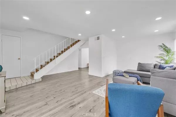 Riverside, CA 92507,270 W Blaine