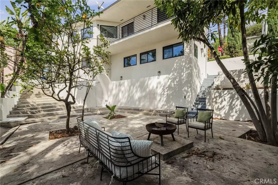 3950 Franklin AVE, Los Angeles, CA 90027