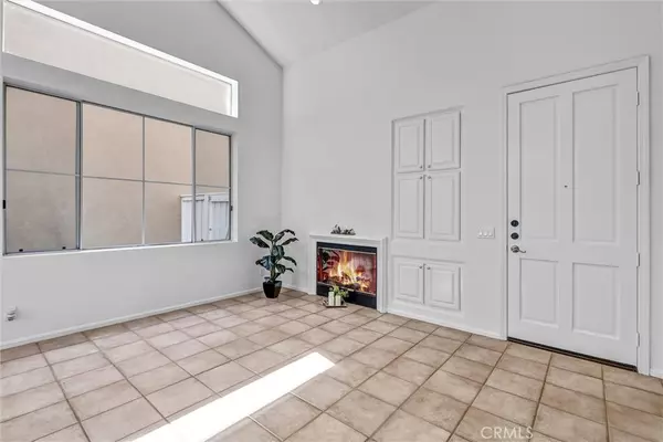 Irvine, CA 92606,35 Del Cambrea