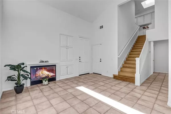 Irvine, CA 92606,35 Del Cambrea