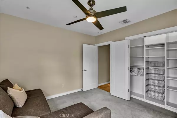 Burbank, CA 91505,2909 W Clark AVE