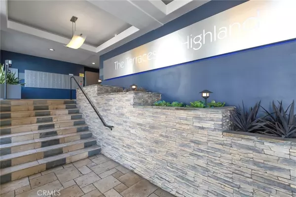 Los Angeles, CA 90068,1940 N Highland AVE #3