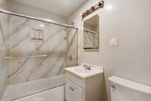 Los Angeles, CA 90032,3233 Dorchester AVE