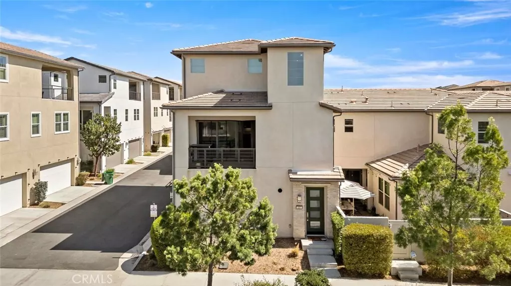 Irvine, CA 92618,185 Frame