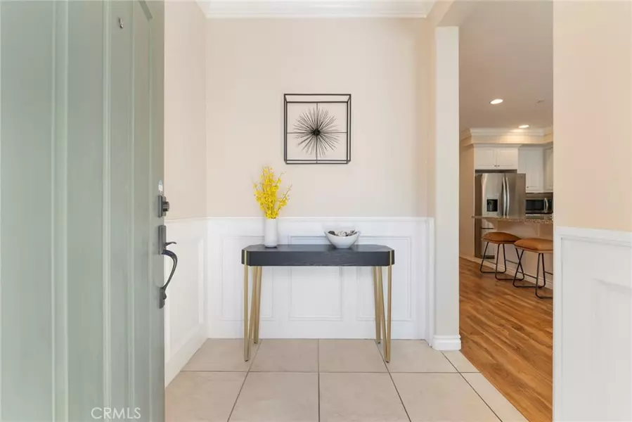 869 E Mountain WAY #D, Azusa, CA 91702