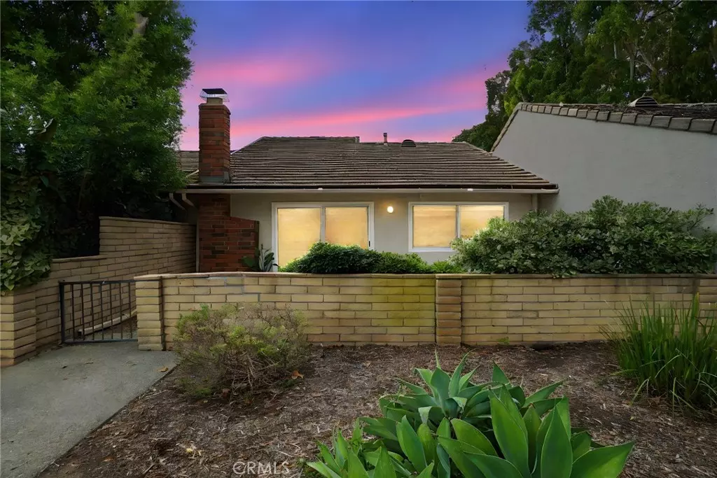 Irvine, CA 92612,4 Dogwood N