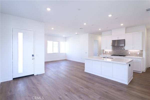 Irvine, CA 92618,273 Shoveler