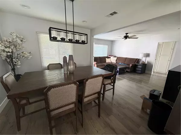 Lakewood, CA 90713,4355 Josie AVE