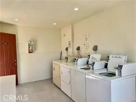 Los Angeles, CA 90032,4904 Ithaca AVE