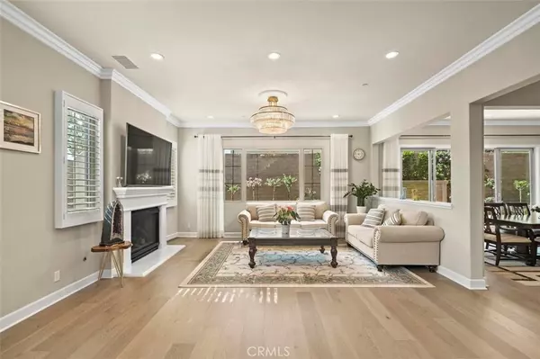 Irvine, CA 92602,61 English Saddle