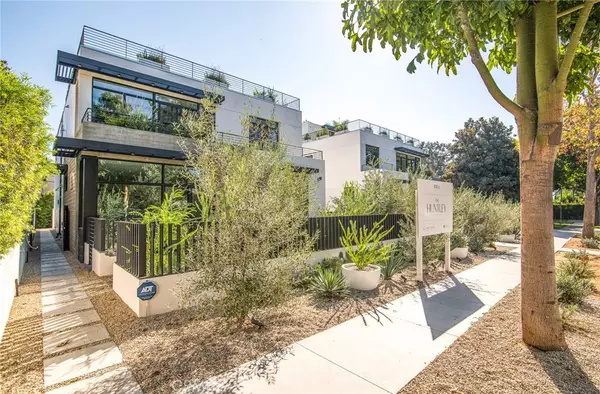 West Hollywood, CA 90069,812 Huntley Drive Unit#104 #104