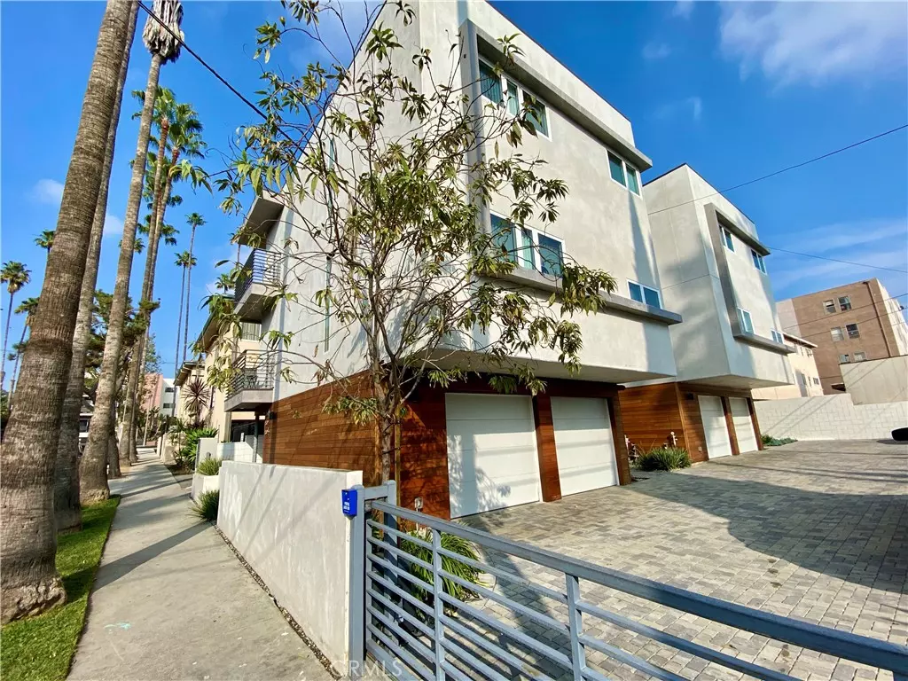 Los Angeles, CA 90027,1804 1/2 N Serrano AVE