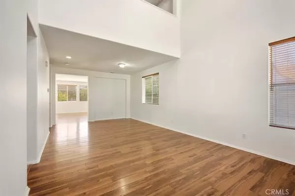 Lancaster, CA 93536,3052 Louise