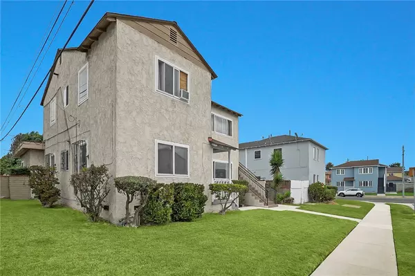 Los Angeles, CA 90047,2035 W 102nd ST