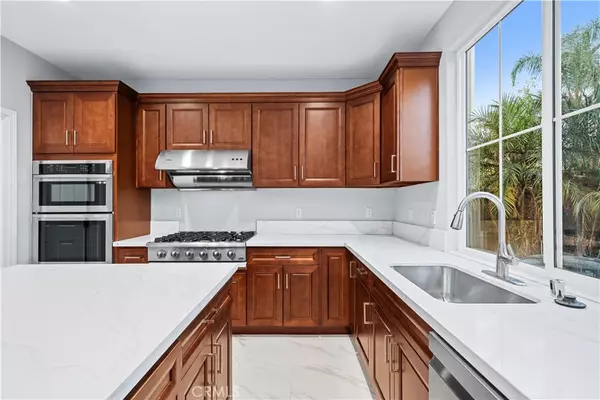 Corona, CA 92883,10877 Cameron