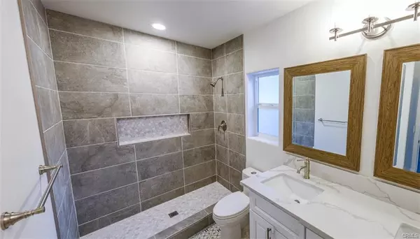 Altadena, CA 91001,595 1/2 VENTURA ST