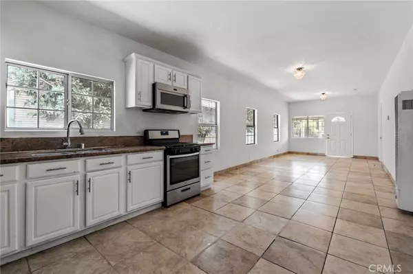 Los Angeles, CA 90011,1545 E 41st