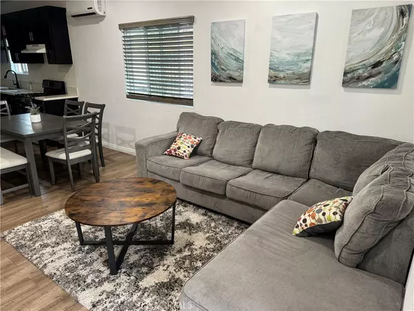 Los Angeles, CA 90011,533 E 36th