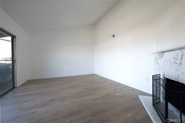 Victorville, CA 92395,16465 Green Tree