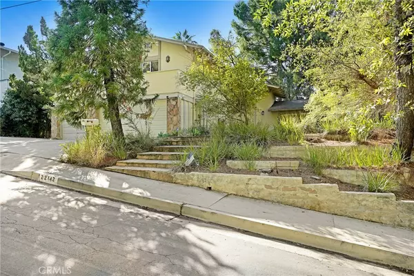 Chatsworth, CA 91311,22142 Itasca