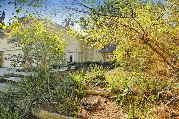 Chatsworth, CA 91311,22142 Itasca