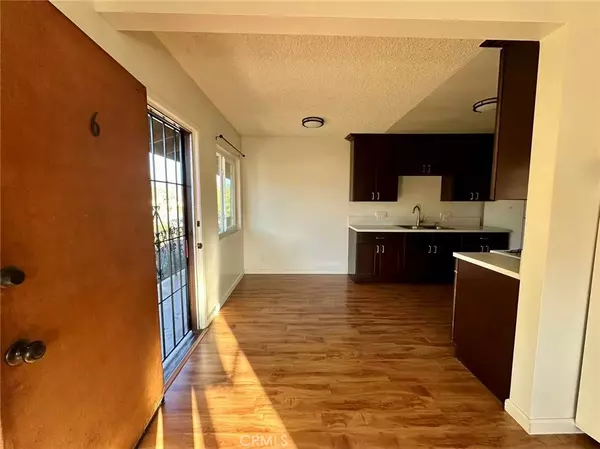 Azusa, CA 91702,933 N Alameda AVE #6