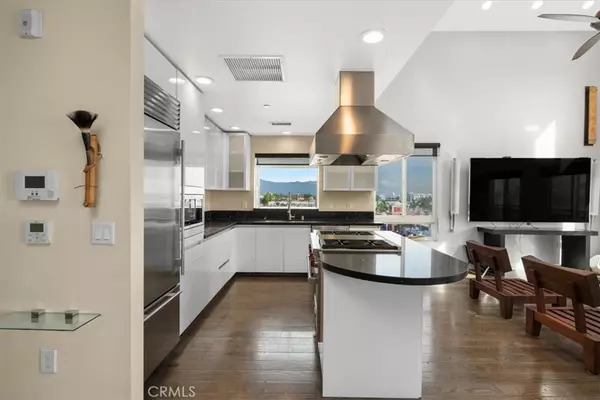 Alhambra, CA 91801,28 N 3RD ST