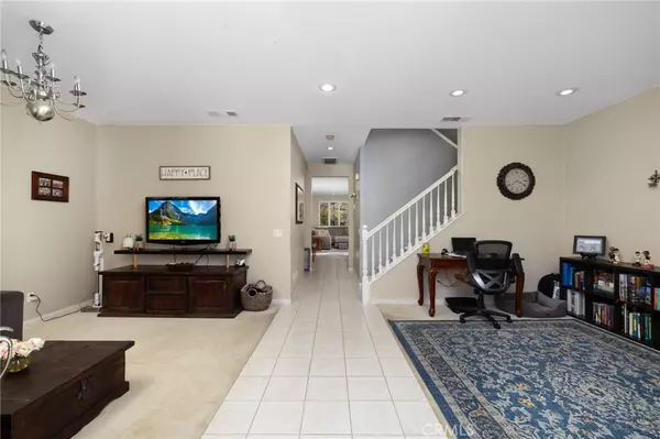 Azusa, CA 91702,653 E Gardenia DR