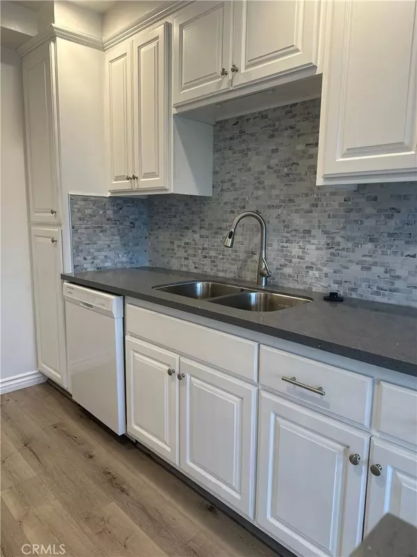 Sherman Oaks, CA 91423,4533 Colbath Avenue #20