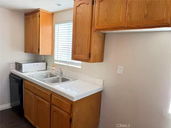 El Monte, CA 91732,4724 Durfee