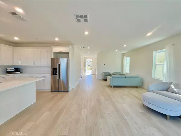 Valencia, CA 91381,27816 Marquee DR