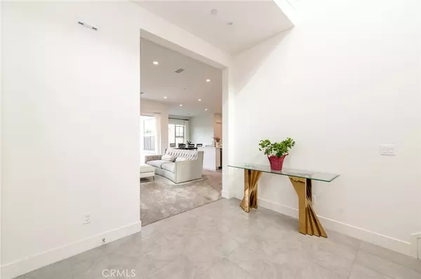 Irvine, CA 92618,258 Maricopa